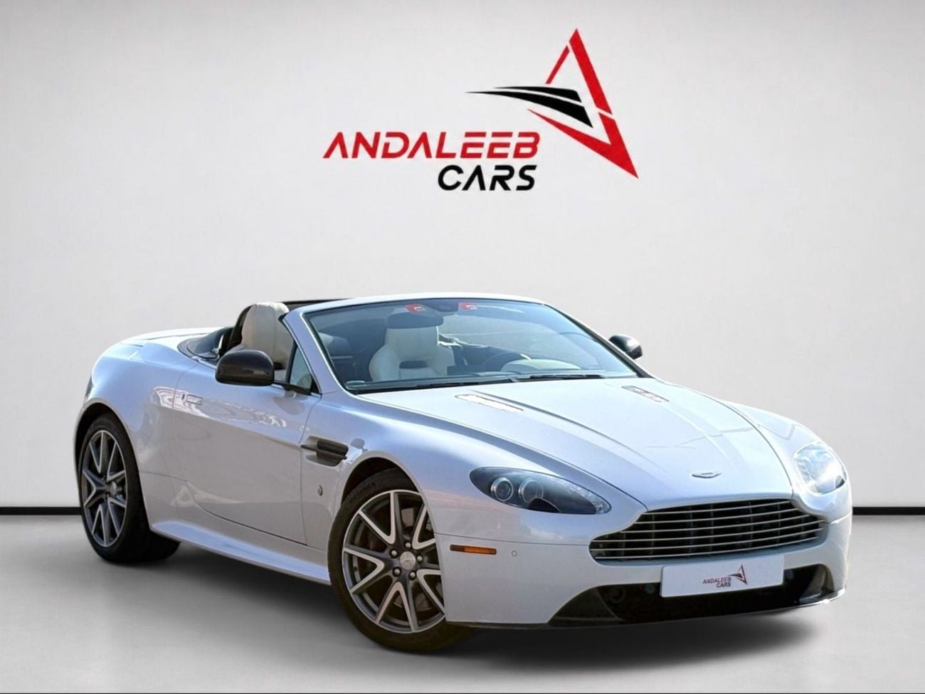 Aston Martin Vantage ASTON MARTIN VANTAGE S Cabriolet | 4.7L V8 | 2014 | GCC SPECS