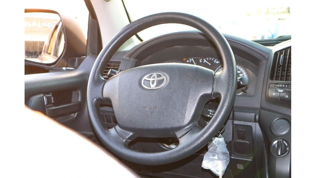 تويوتا لاند كروزر GXR3