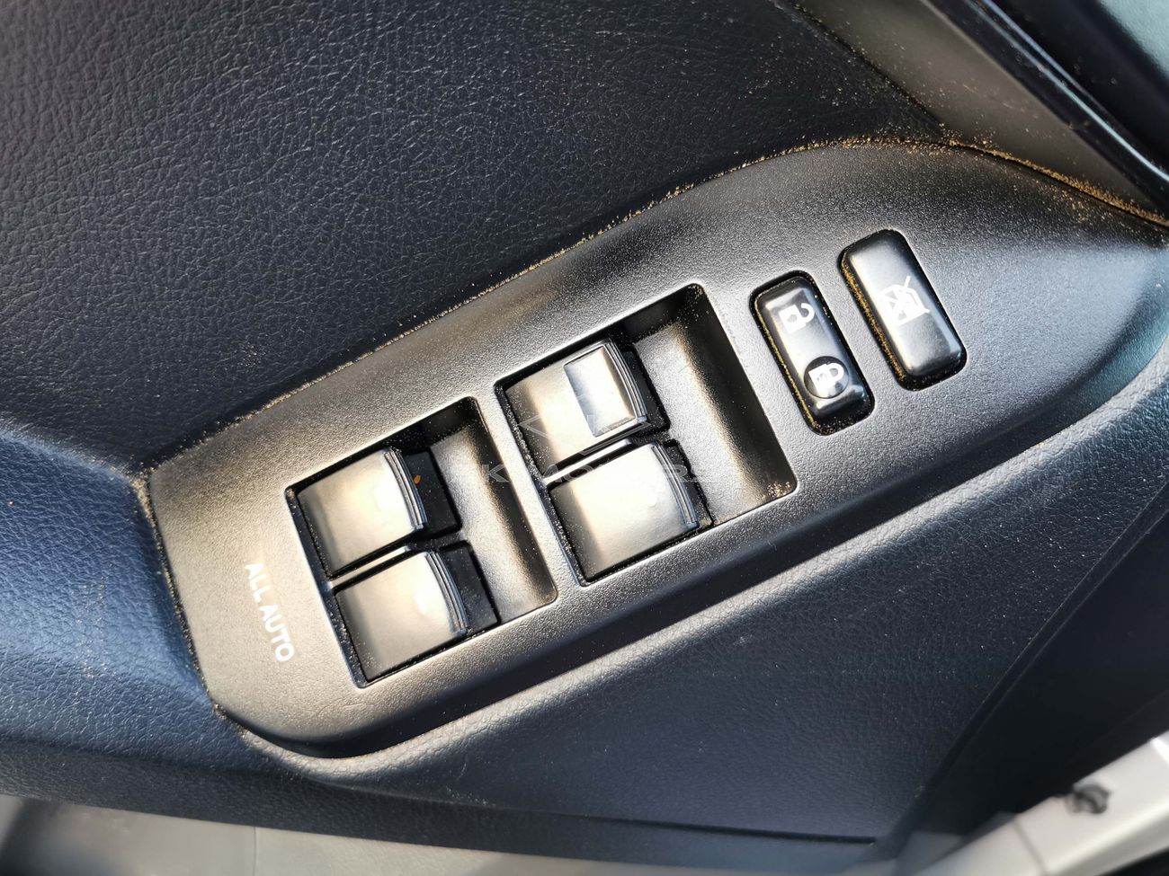 Toyota Prado TXL,4.0L V6 Petrol, Alloy Rims, DVD Camera, Leather Seats, Rear A/C, 4WD ( LOT # 5611)