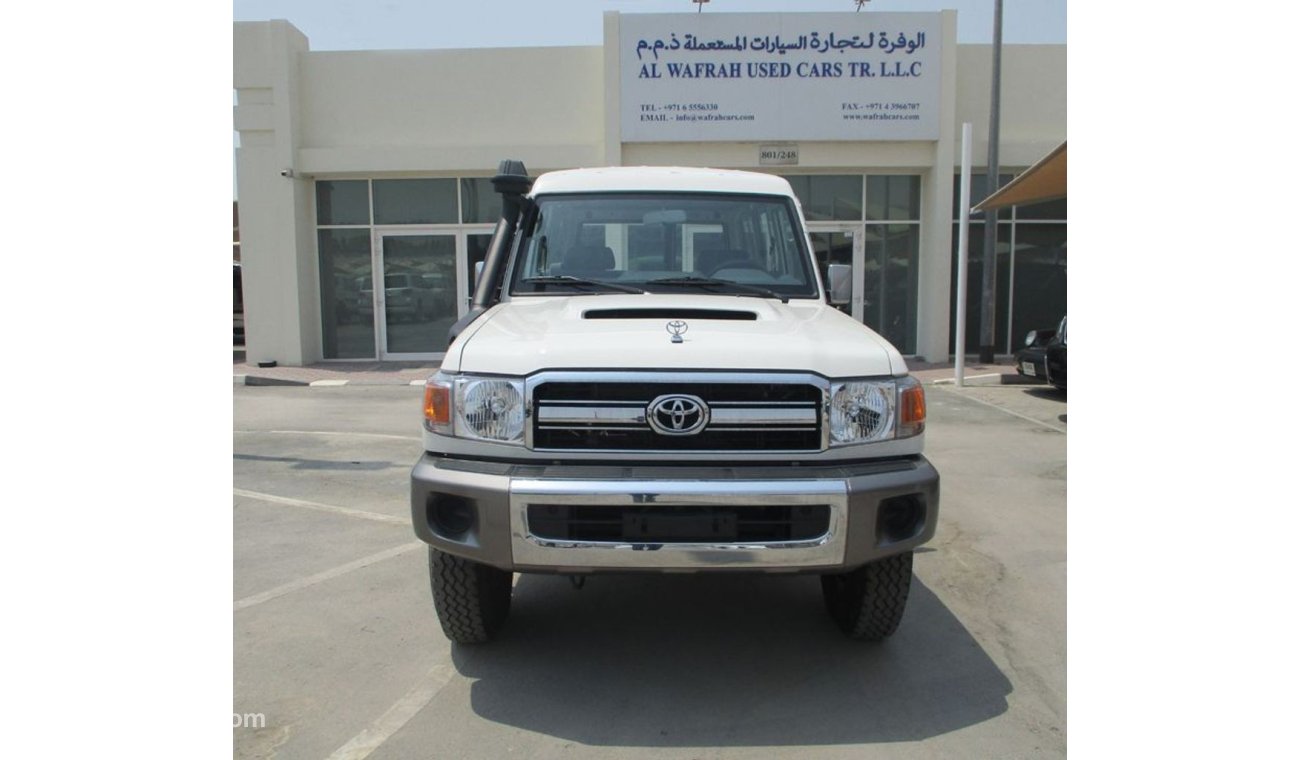 تويوتا لاند كروزر هارد توب 78 4.5L Diesel Troop Carrier Manual