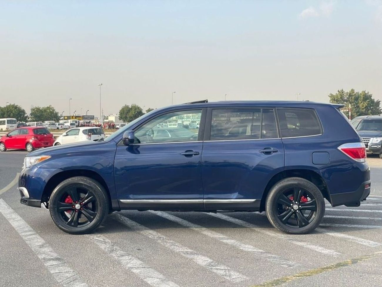 Toyota Highlander 2013 Toyota Highlander XLE+ 4x4 Full Option 7 Seater With Rear CAM & Rims - Canadian Specs - 145,000