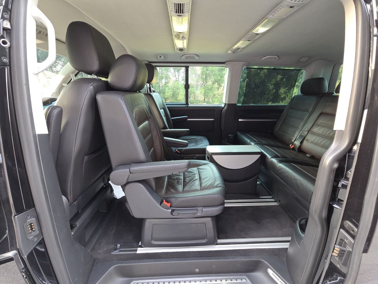 Volkswagen Multivan Hihgline 2.0L MULTIVAN HIGHLINE 2016 GCC FULL OPITION // PERFECT CONDITION