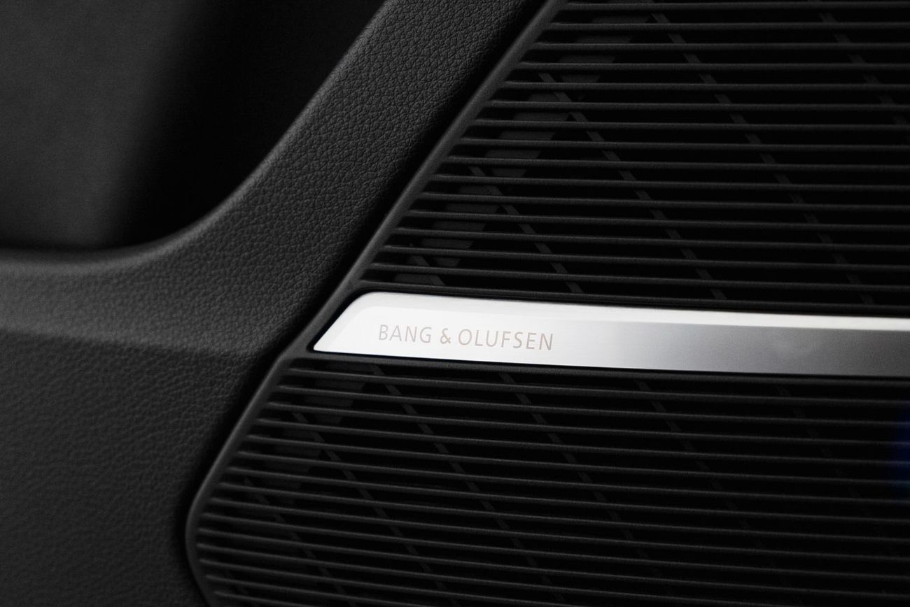 Audi Q8 55 TFSI quattro S-Line 3.0L (340 HP)