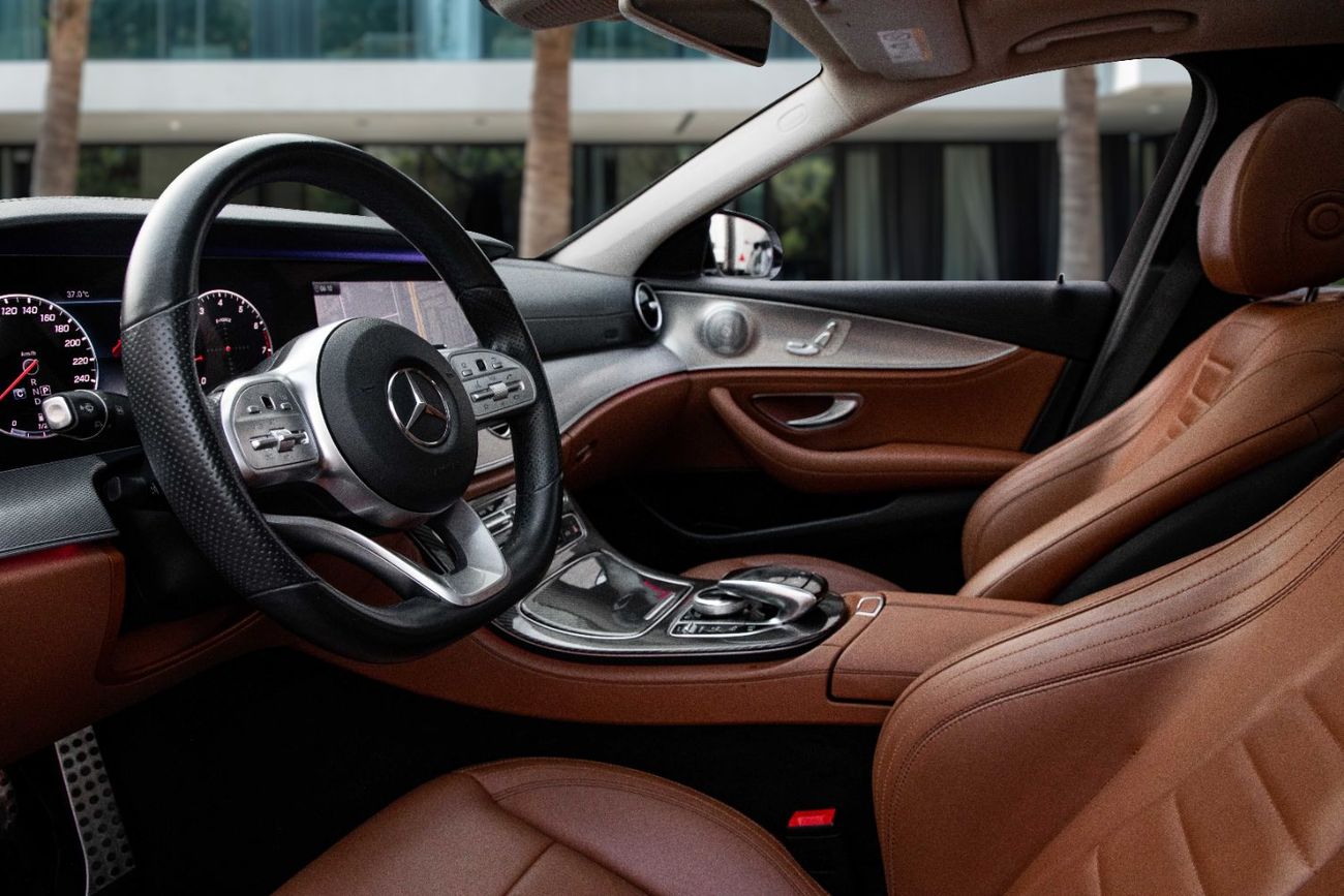 مرسيدس بنز E300 | 2,702 P.M  | 0% Downpayment | Immaculate Condition!