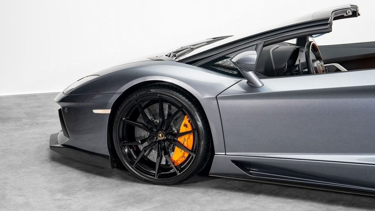 لامبورغيني أفينتادور ROADSTER