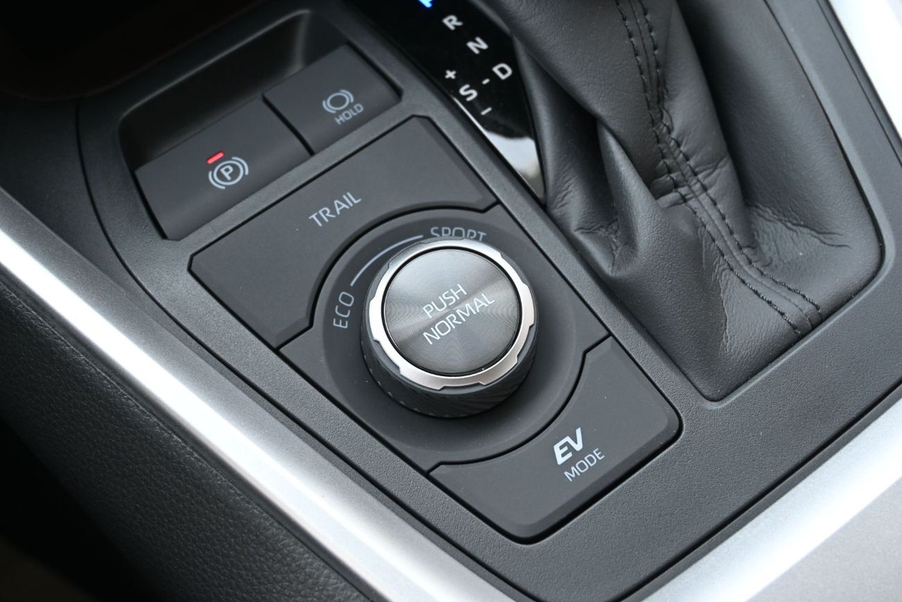 Toyota RAV4 Toyota RAV4 Limited 2.5L Hybrid, AWD, Model 2025 Color Black