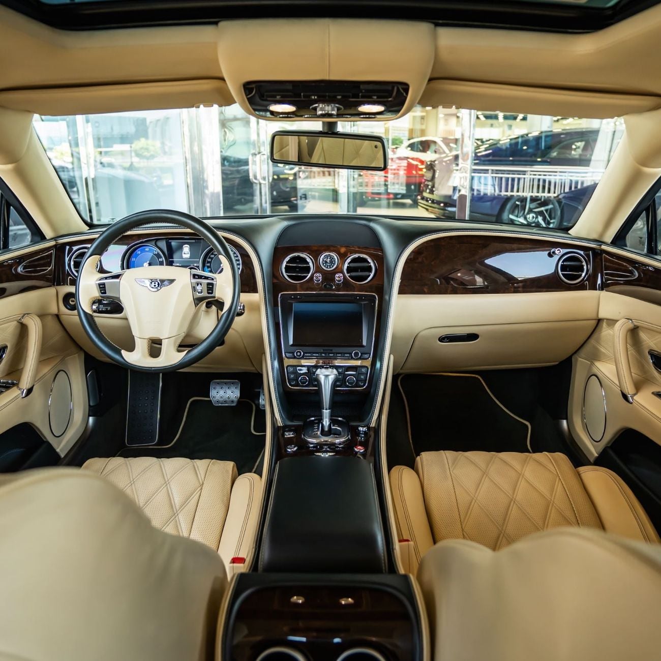 بنتلي فلاينج سبور V8 بنتلي فلاينج سبير 2015، خليجية، قطعت مسافة 40,000 كم فقط
