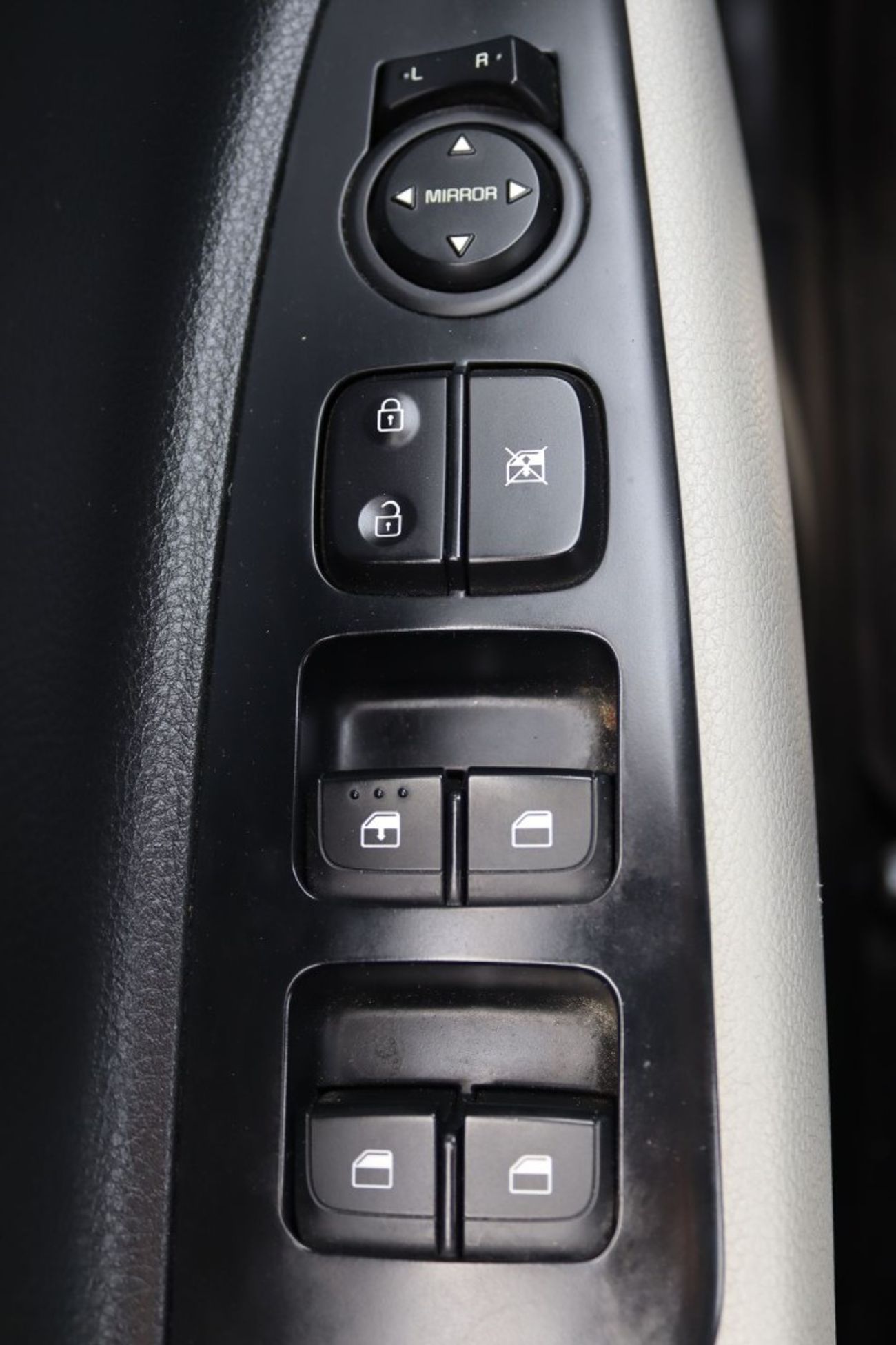 Kia Rio EX 1.4L (100 HP) Hatchback