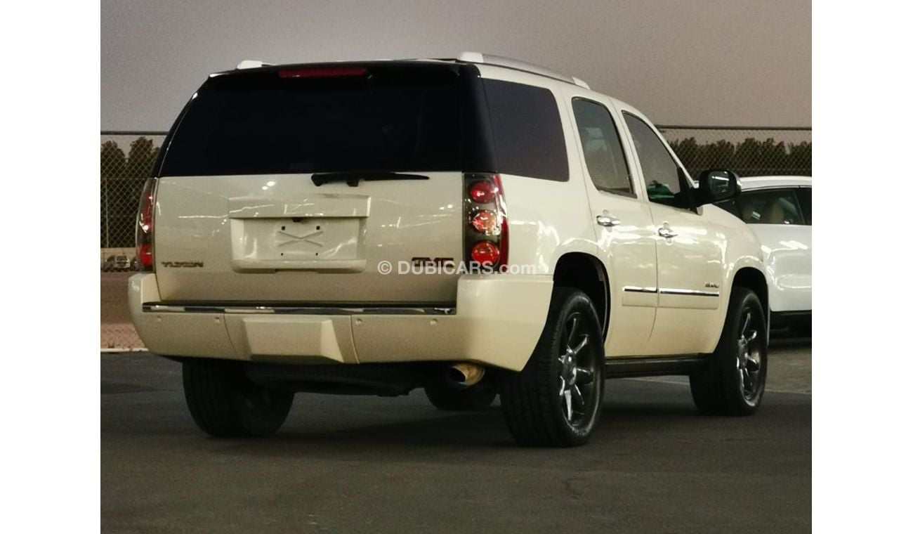 GMC Yukon GMC YOUKAN DENALI 2011 GCC SPECEFECATION