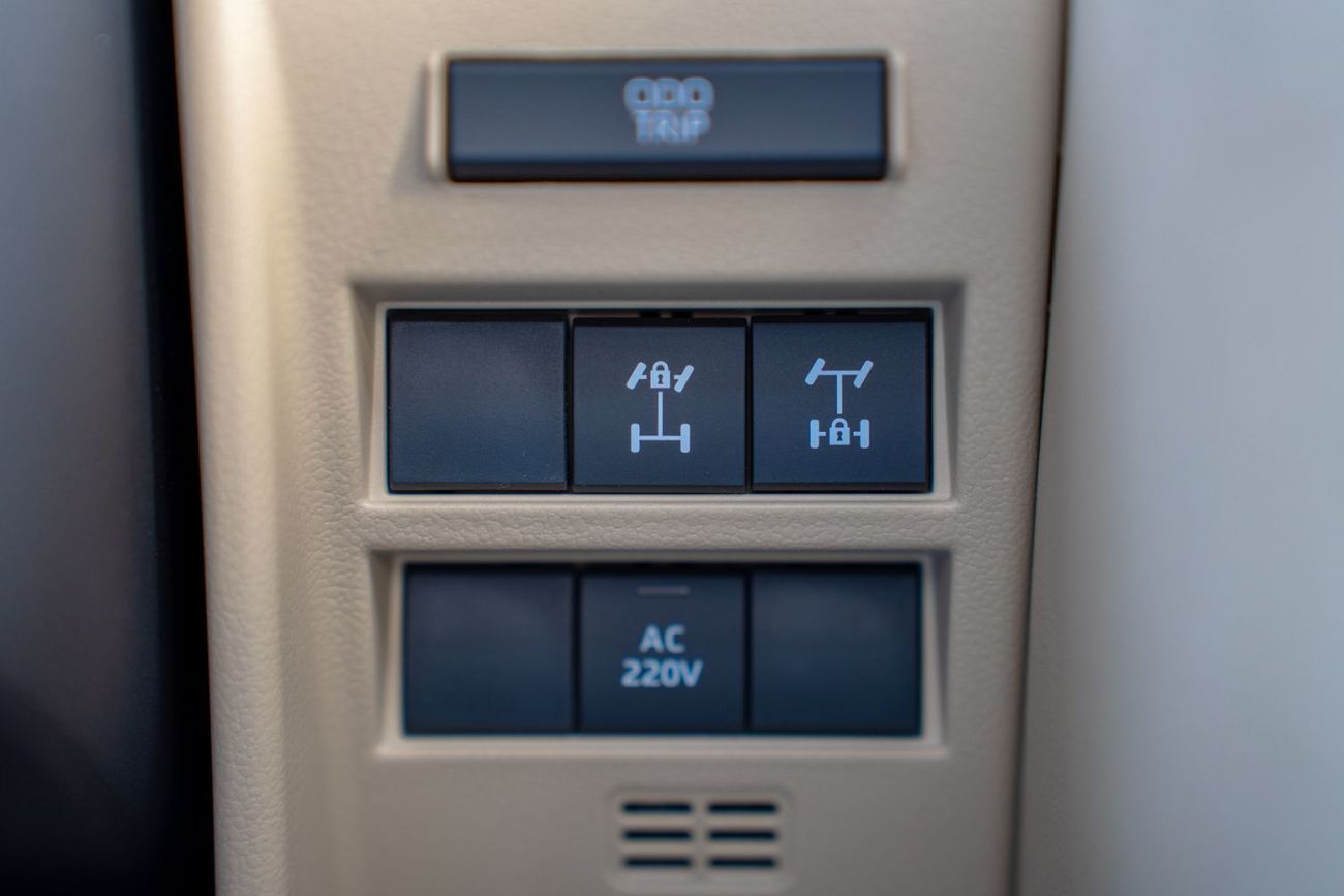 تويوتا لاند كروزر Toyota Land Cruiser VX 2025 3.5L Hybrid