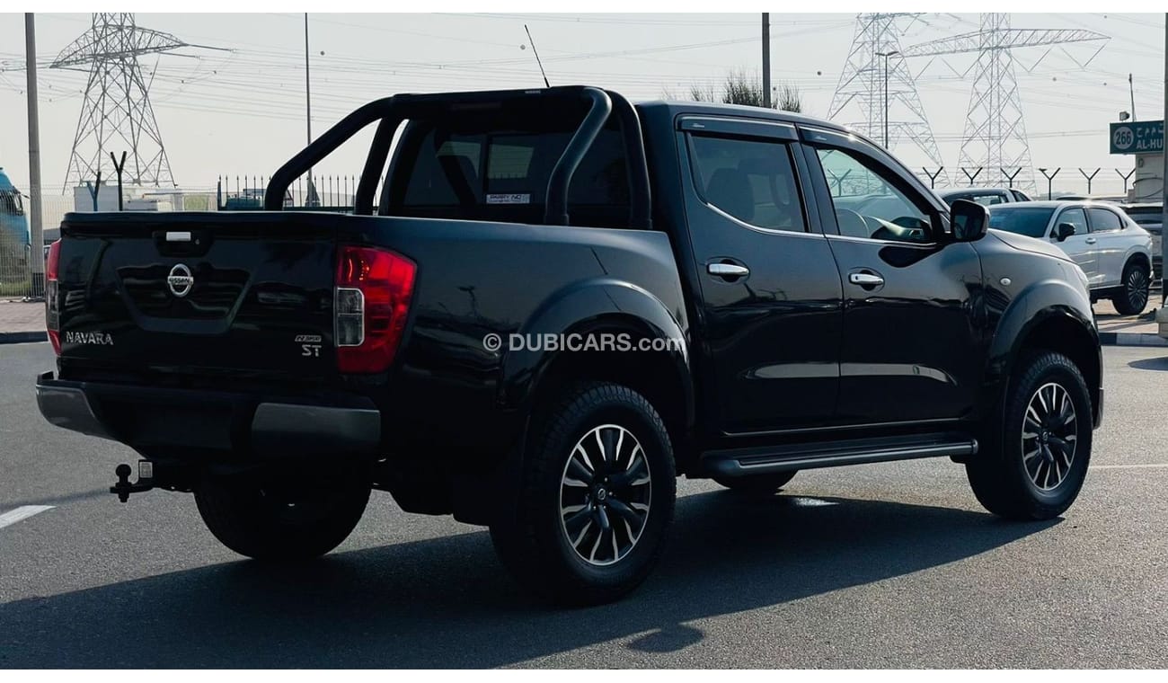Nissan Navara Std | DOUBLE CAB | 4WD | DIESEL | RIGHT-HAND DRIVE | FULL OPTION
