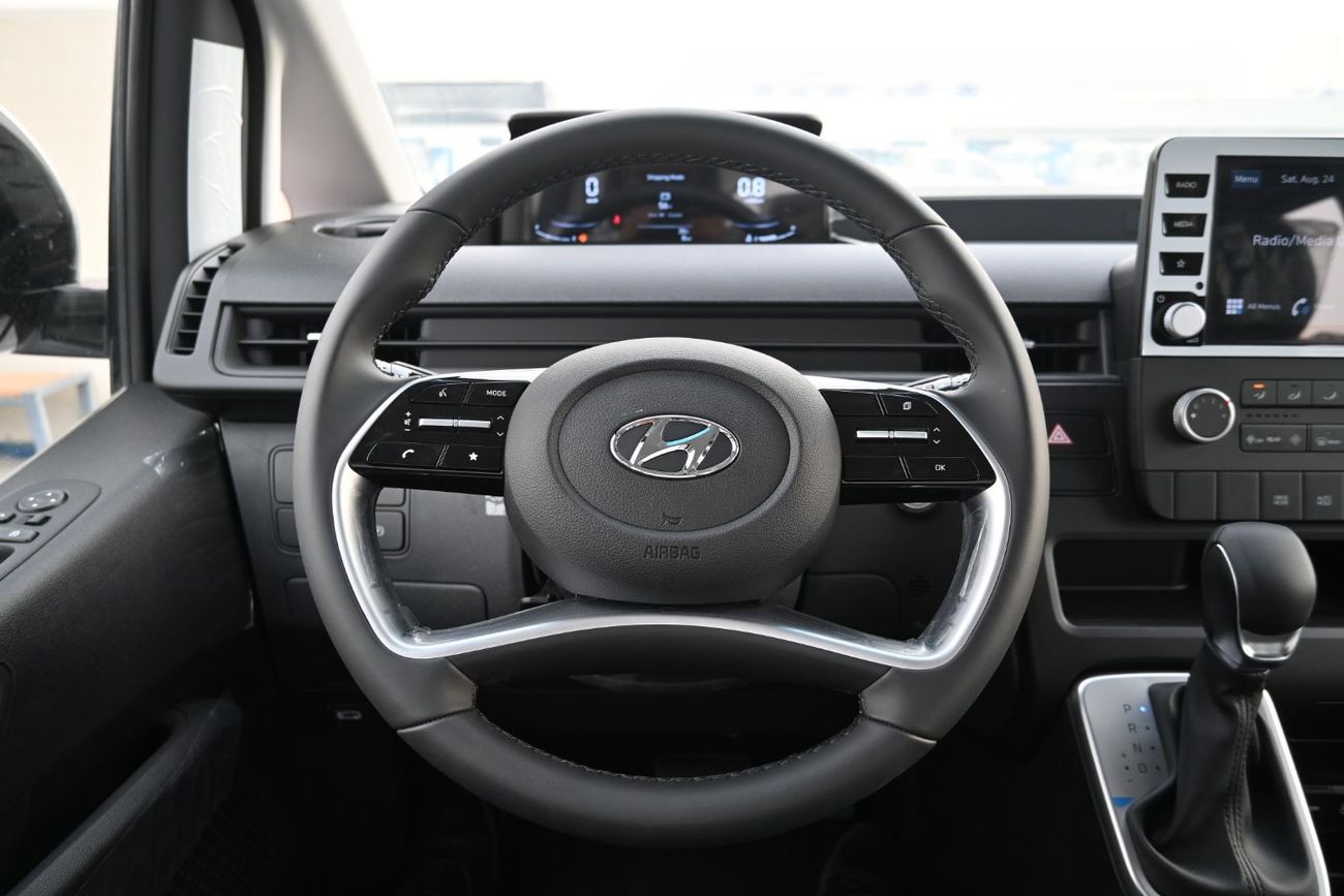 Hyundai Staria Hyundai Staria 3.5L Petrol, Van 9 Seats, Color White, Model 2024