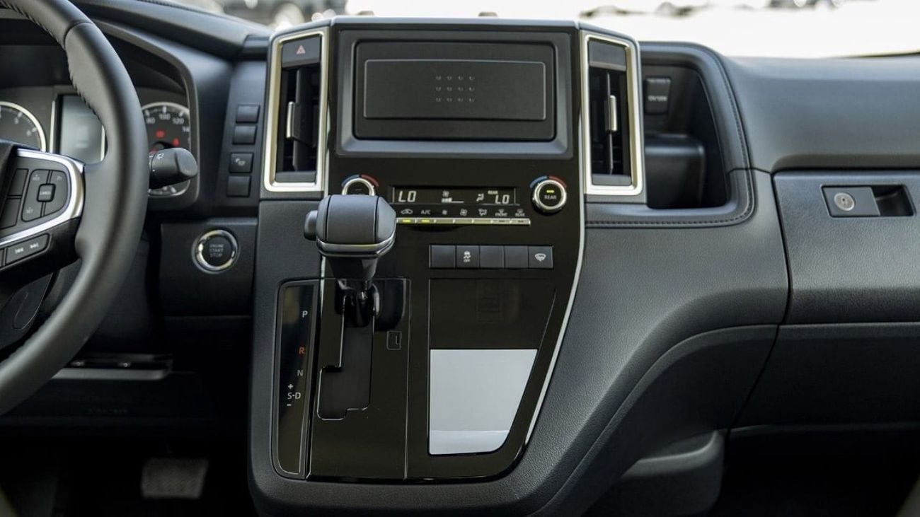 Toyota Granvia Toyota Granvia 3.5L petrol VIP 2024