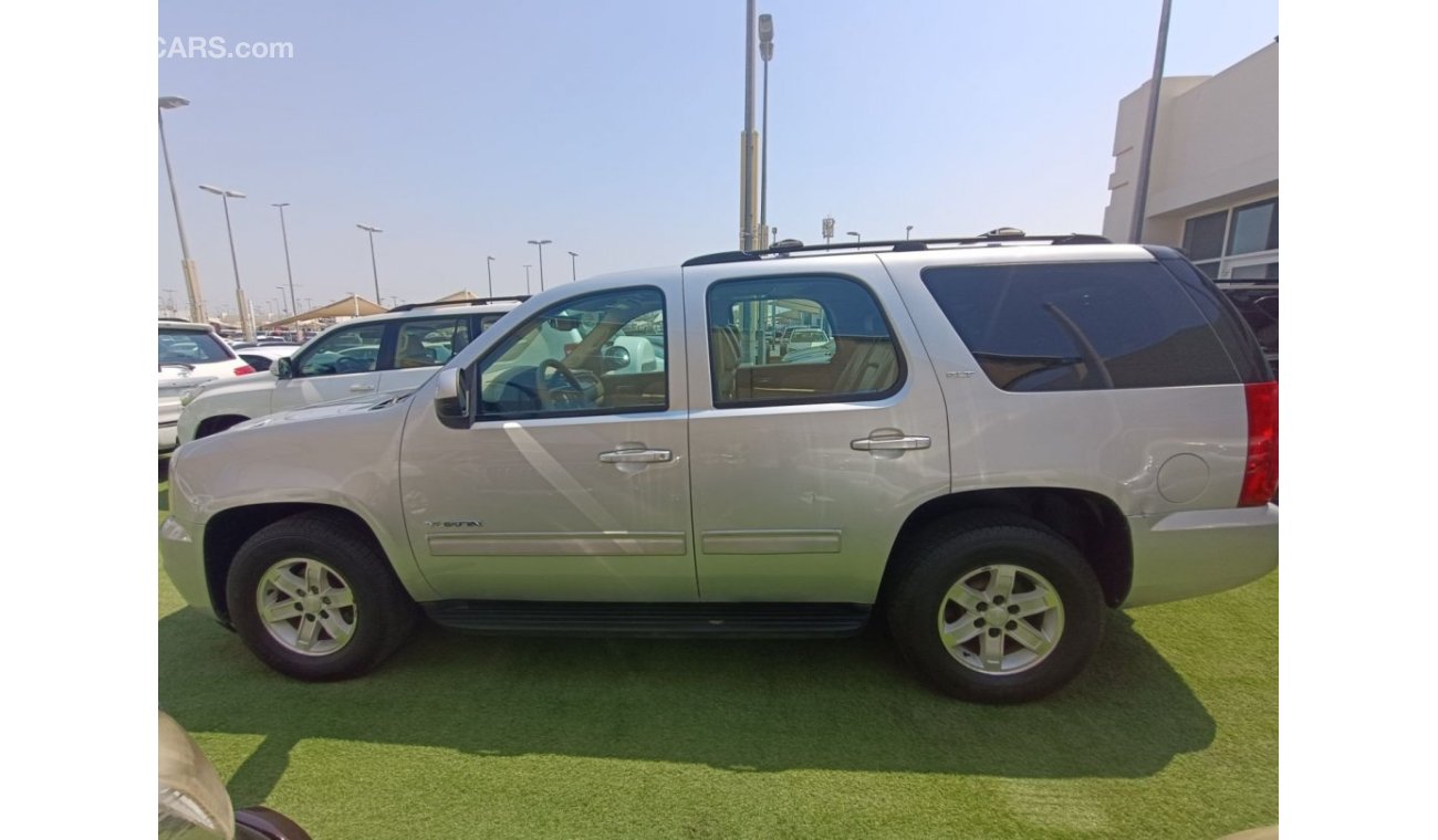 GMC Yukon car in excellent condition with no accidents