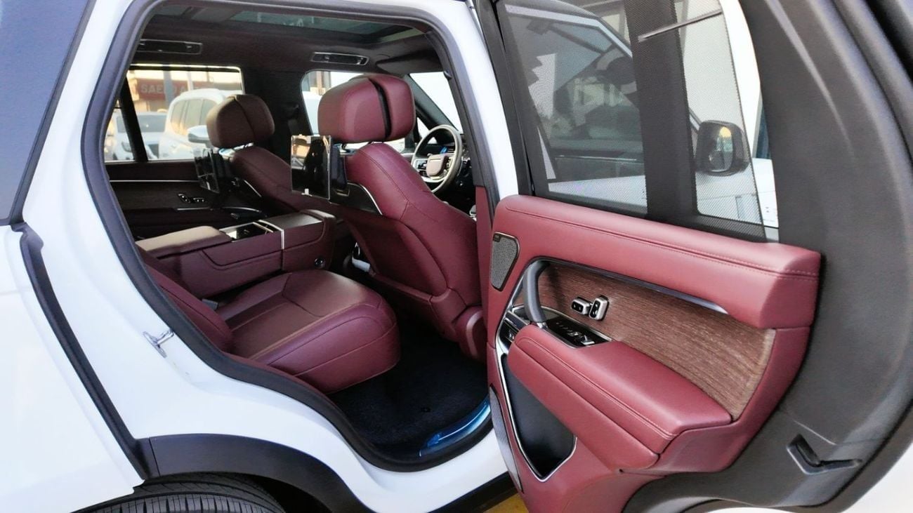 لاند روفر رينج روفر Autobiography P530 | Pearl White | Black Roof | Burgundy Interior | Shadow Exterior Package | GCC Sp