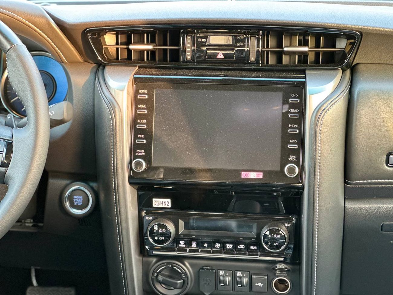 تويوتا فورتونر 4.0L PTR A/T // 2025 // High Option with DVD&Back Camera , Leather & Cooling Seats , Wireless Charge