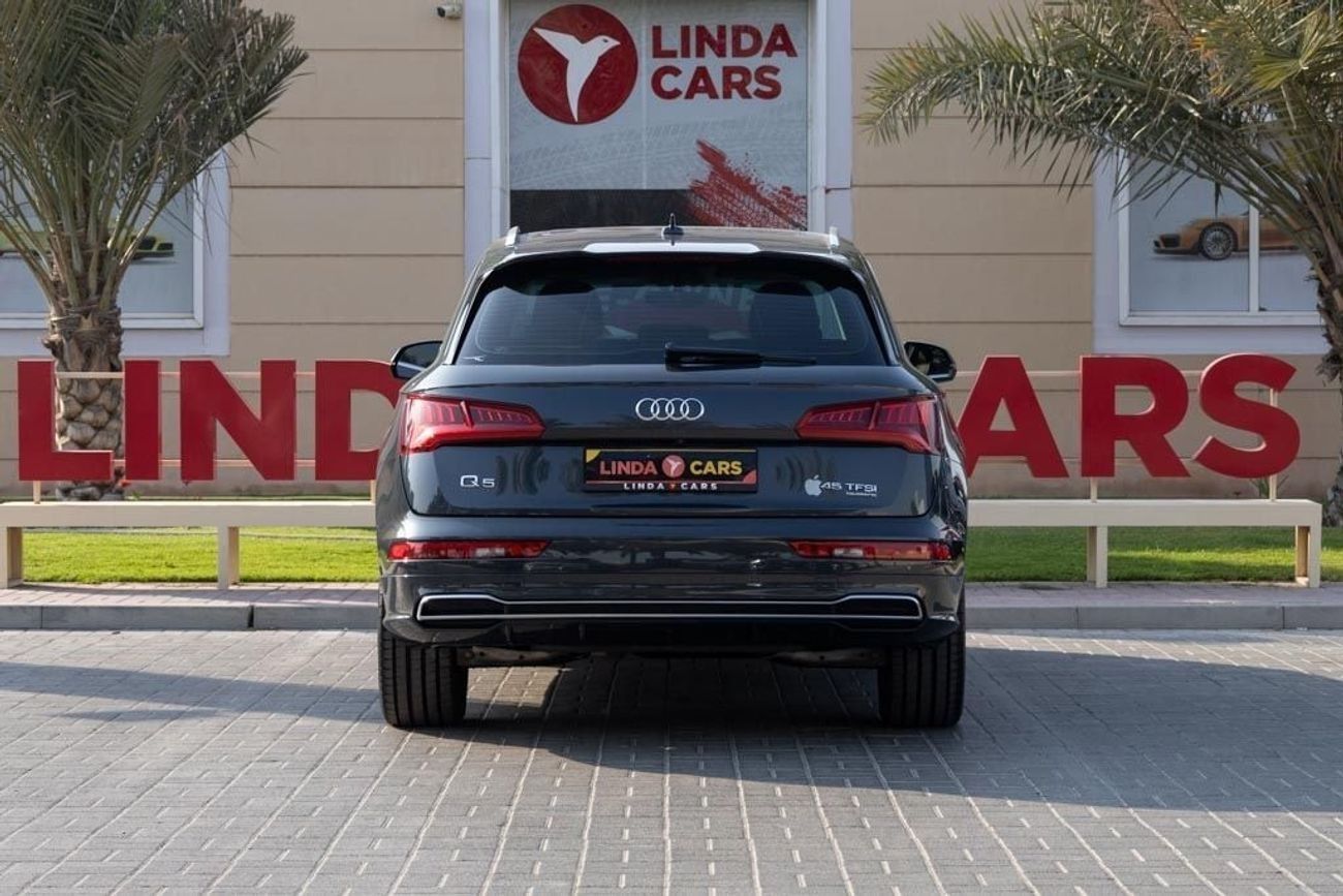أودي Q5 45 TFSI quattro S Line 2.0L (245 HP) SUV Audi Q5 45TFSI Quattro S-line 2019 GCC under Warranty with