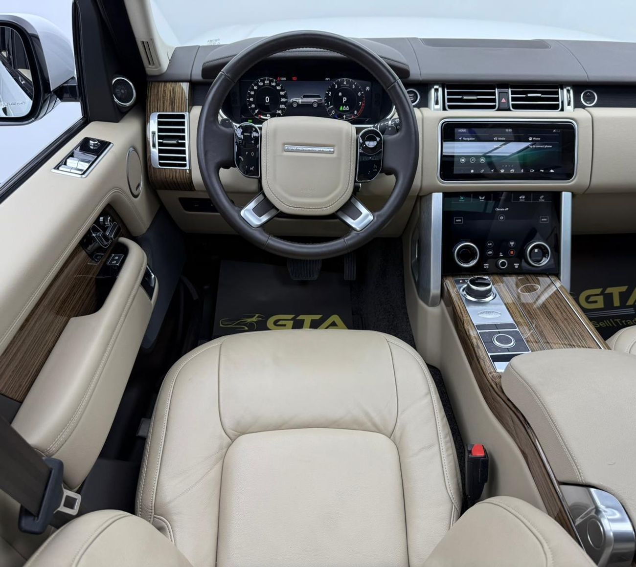 Land Rover Range Rover 2021 Range Rover Vogue V6, 2026 RR Warranty + Service Pack, Fully Loaded, Excellent Condition, GCC