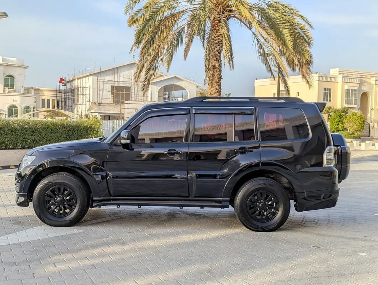 Mitsubishi Pajero GLS HIGHLINE GLS MID - GCC Specs - Reliable SUV