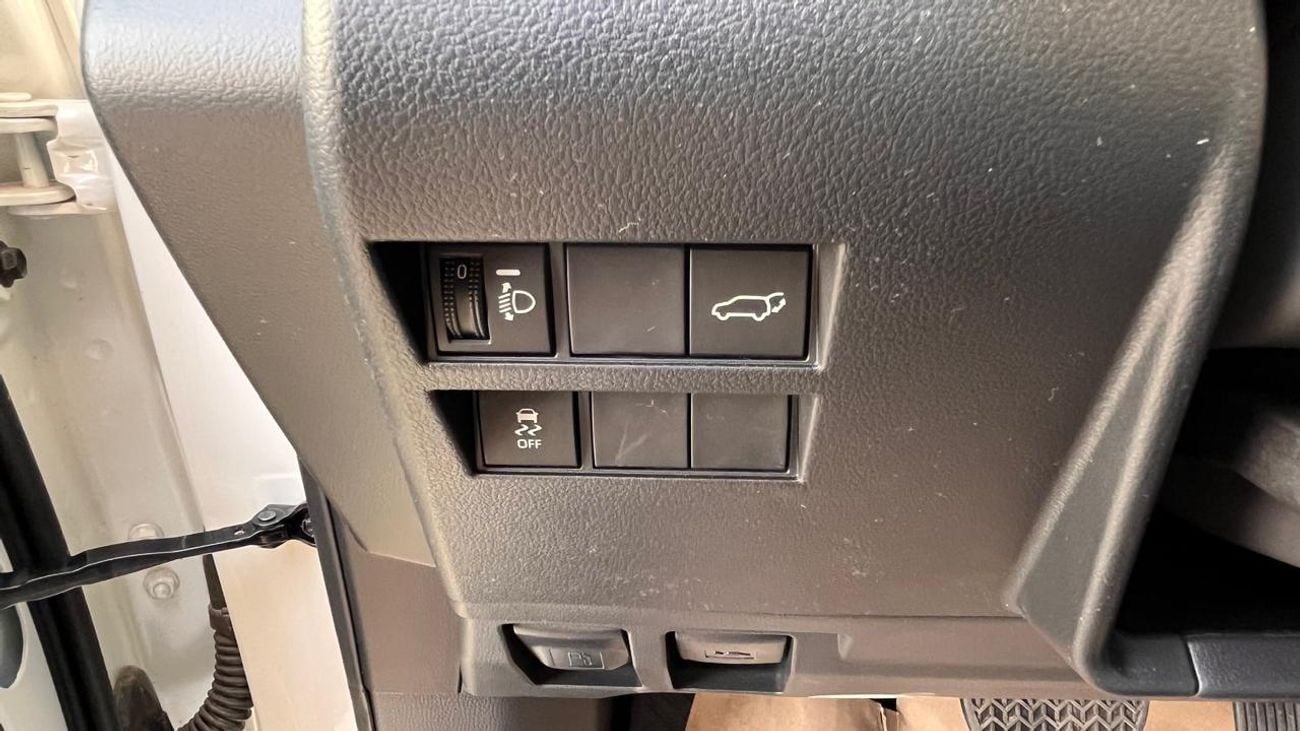 Toyota Land Cruiser GXR