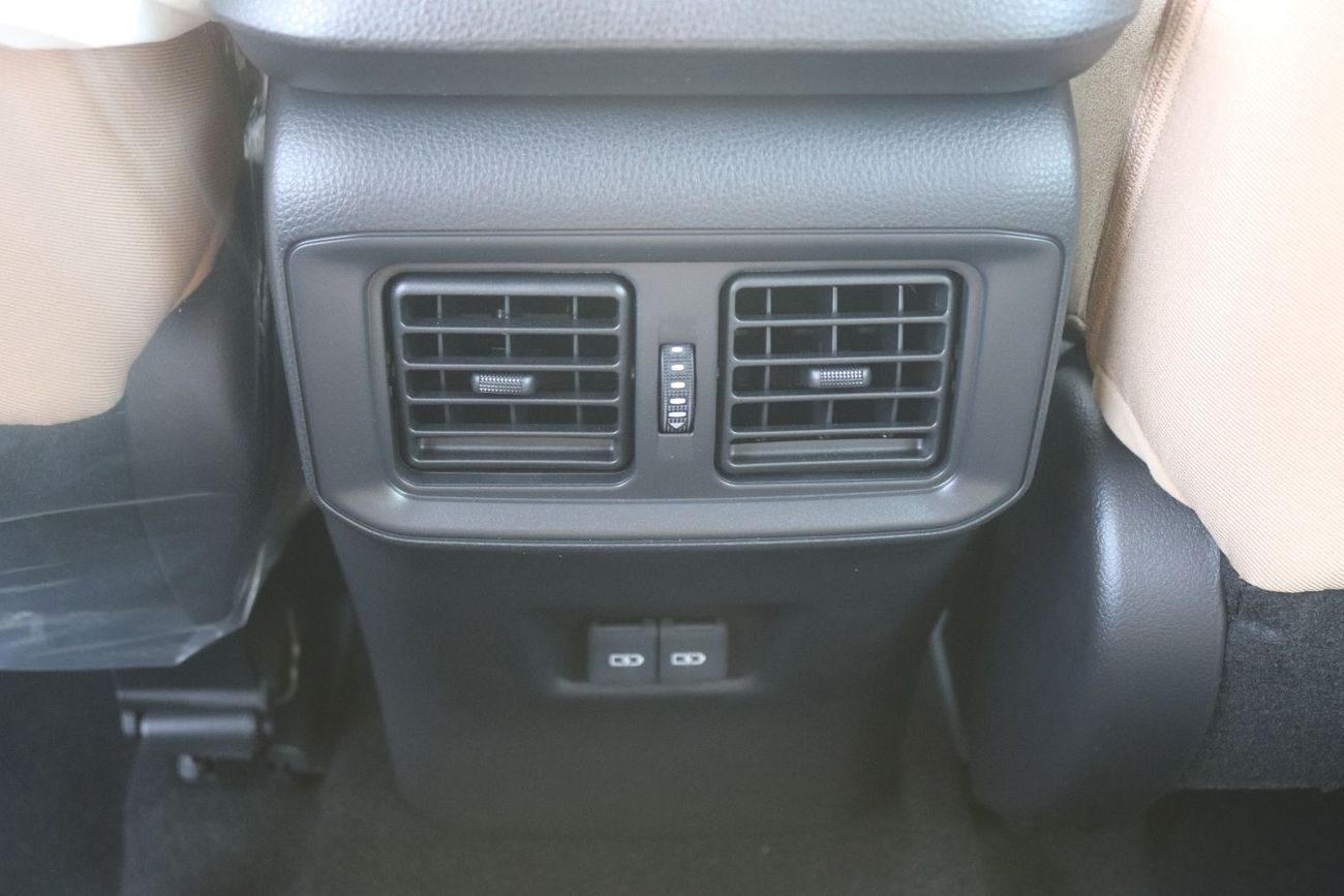 تويوتا راف ٤ 2.0 XLE - 4WD - PUSH START - SUNROOF - ALLOY WHEELS - ELECTRIC TAIL GATE - MODEL 2025