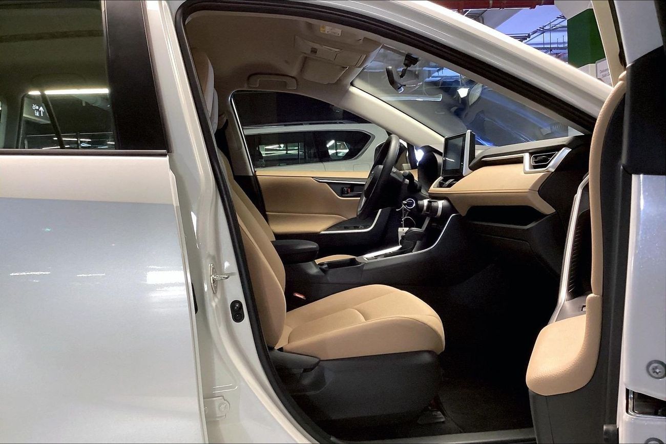 تويوتا راف ٤ EX | National Day Celebration | شامل الضمان | 0 ﺪﻔﻋﺓ ﺃﻮﻟﻯ