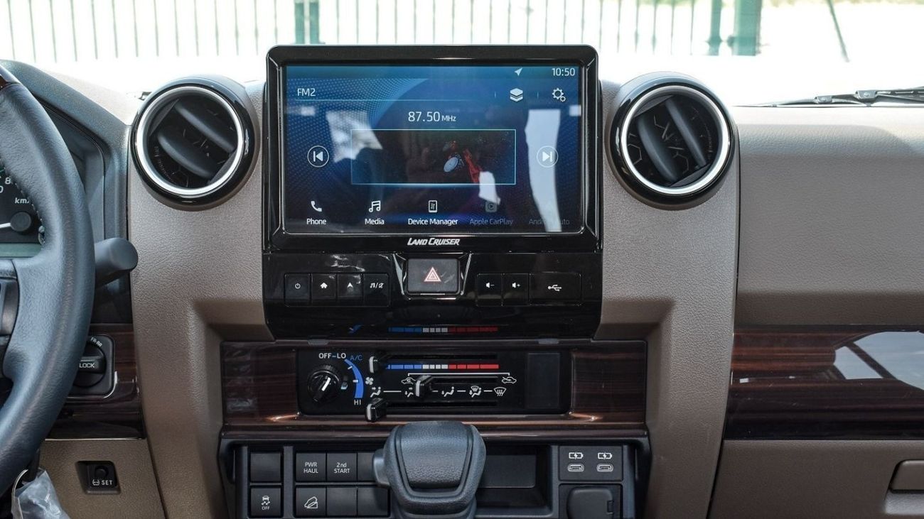 تويوتا لاند كروزر بيك آب Land cruiser 79 - 4.0l - Petrol D/C - A/T - Winch - Power Window - Coolbox