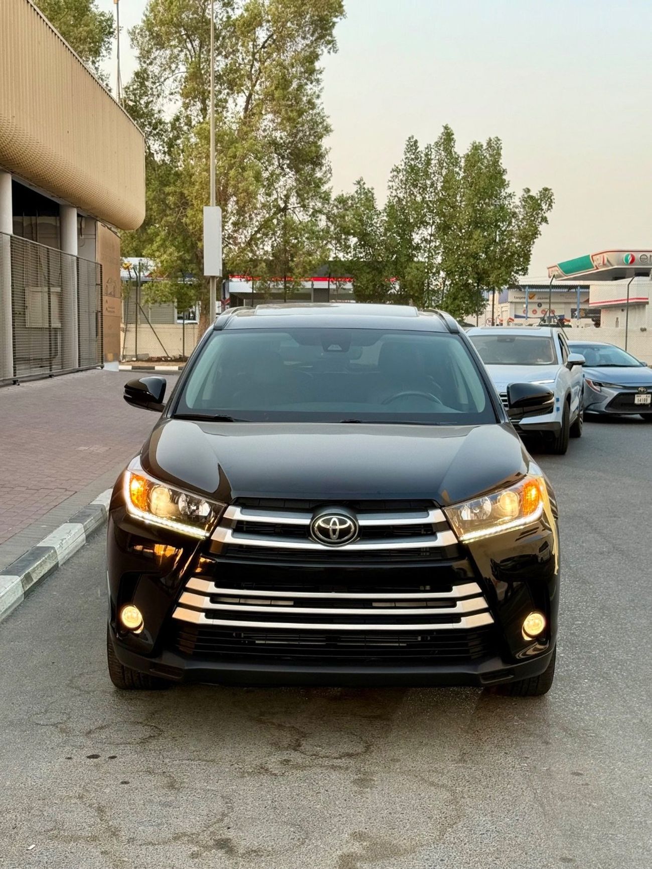 Toyota Highlander 2018 SE LIMITED AWD MOONROOF 3.5 FULL OPTION USA IMPORTED