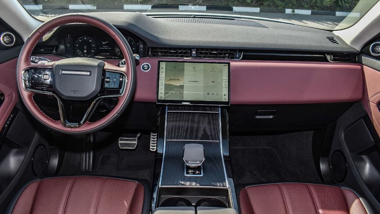 لاند روفر رانج روفر إيفوك SE P250 DYNAMIC 2024!! FIVE YEARS WARRANTY!! THREE YEARS SERVICE CONTRACT