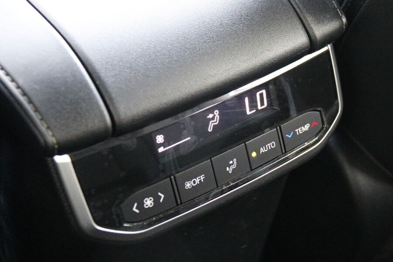 Toyota Crown - KLUGER E-FOUR (HYBRID)