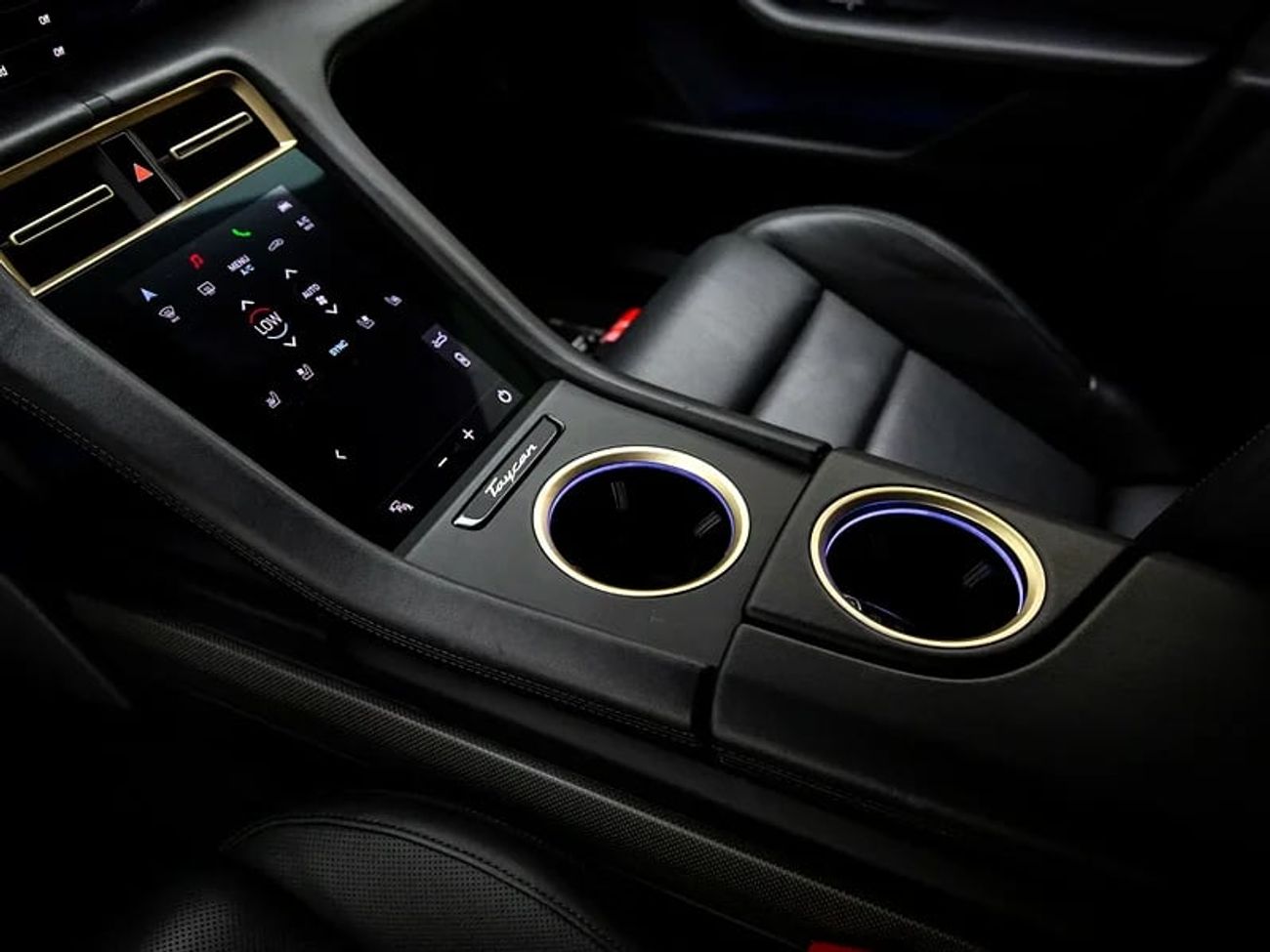 بورش تايكان Turbo S (755 HP)