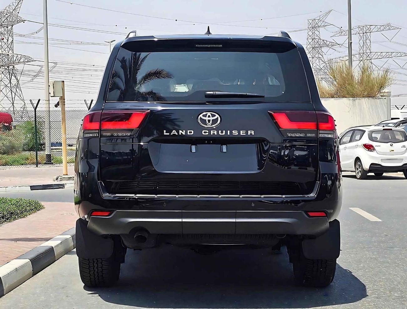 Toyota Land Cruiser LC300 / WINTER PACKAGE / VX / 3.5L / "9" DVD + 360 CAMERA / RADAR (CODE# LCWSR35VXH)