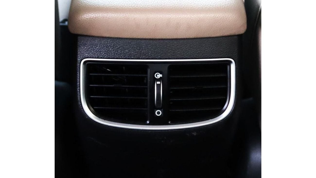 Hyundai Elantra GLS 2019 (GCC ) very good condition without accident