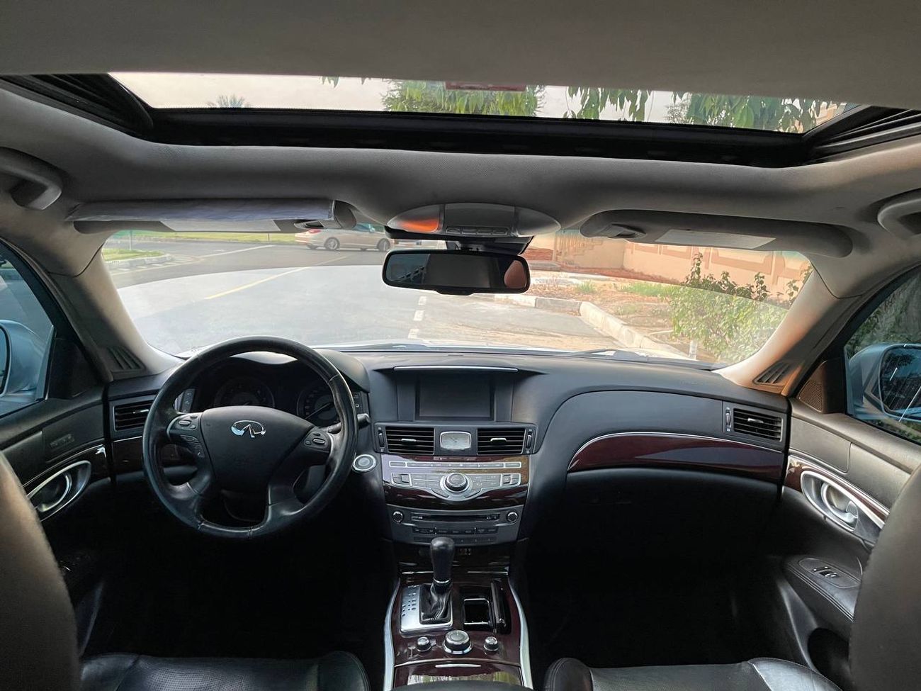 Infiniti Q70 Luxury 3.7L