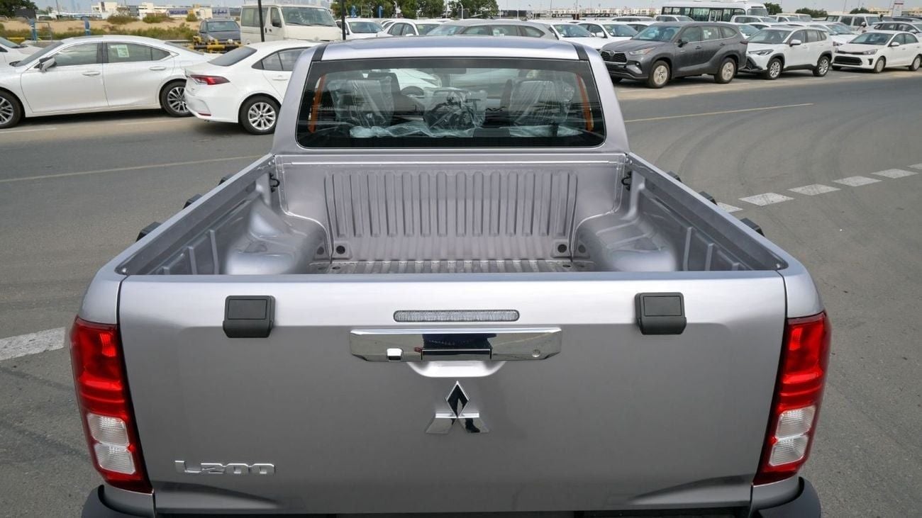Mitsubishi L200 Brand New Mitsubishi L200 GLX 2025 Export 2.5L 4WD A/T Diesel|Silver/Black|L200-GLX-AT-25|
