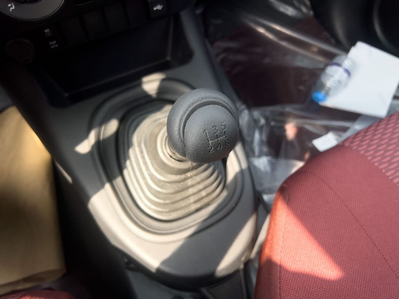 تويوتا هيلوكس EXPORT ONLY - GLS 2.7L 4WD Single Cabin (With Central Diff Lock)