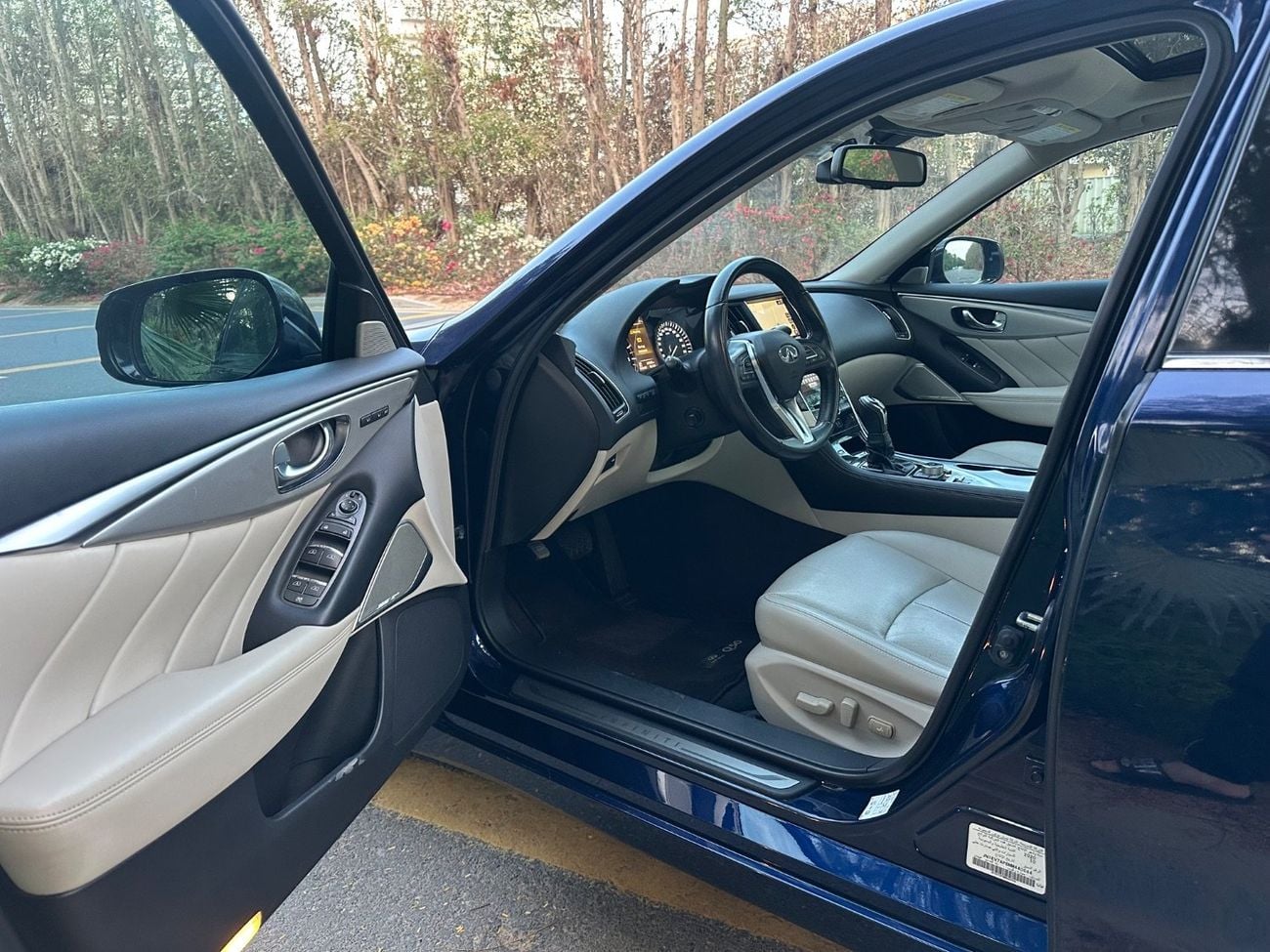 إنفينيتي Q50 Std 3.0L | 2021 | GCC Specs | V6 300 HP | Perfect Condition