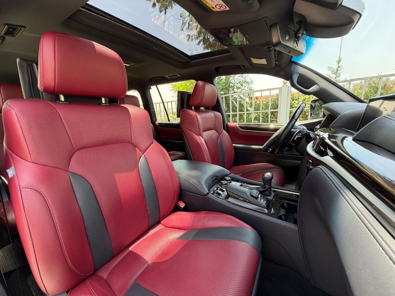 Lexus LX570 SIGNATURE