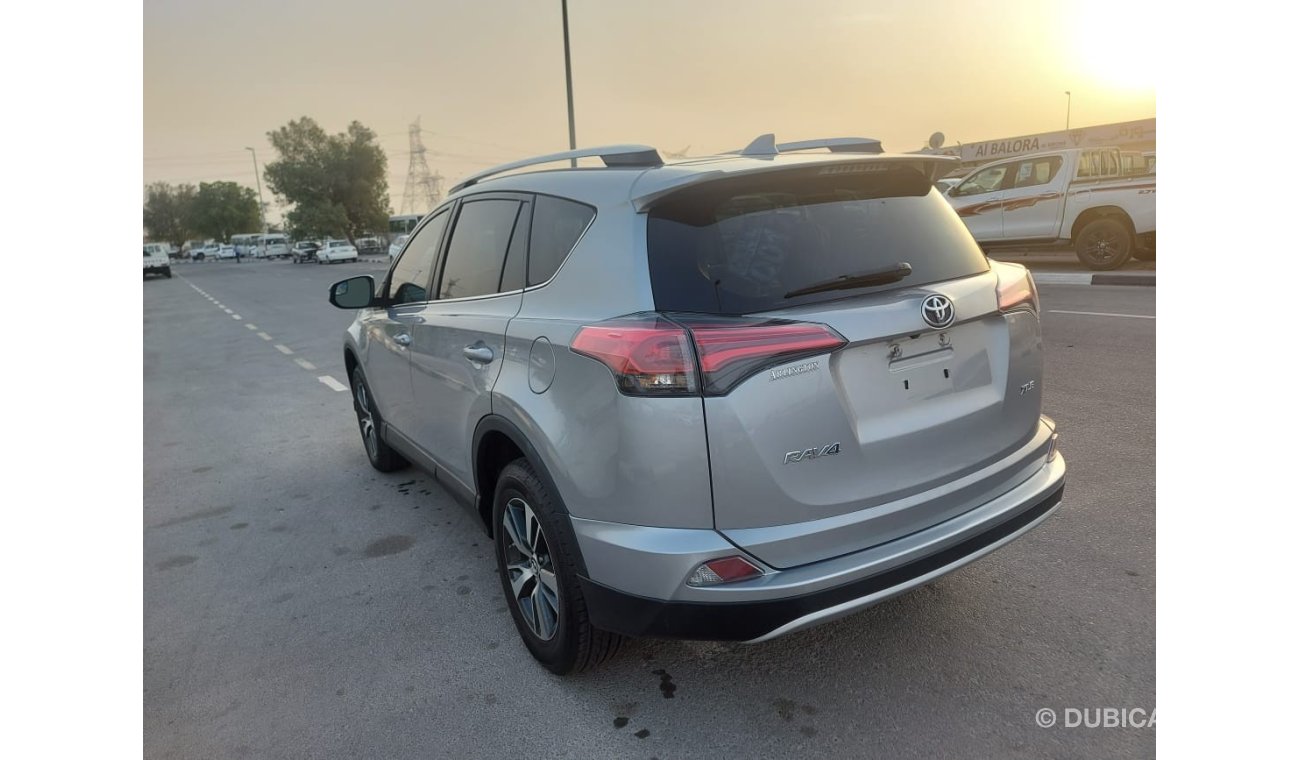 تويوتا راف ٤ TOYOTA RAV4 FULL OPTION