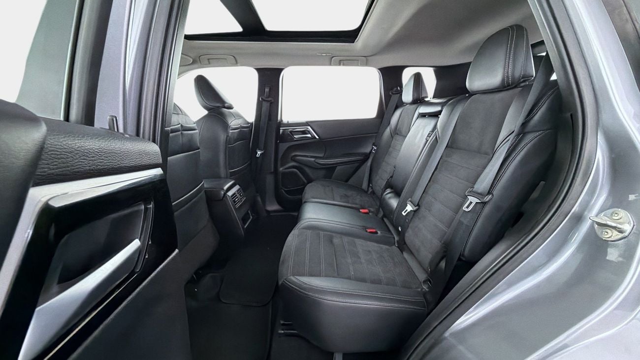 Mitsubishi Outlander PREMIUM LAUNCH EDITION | Guaranteed Warranty | 0 Down Payment