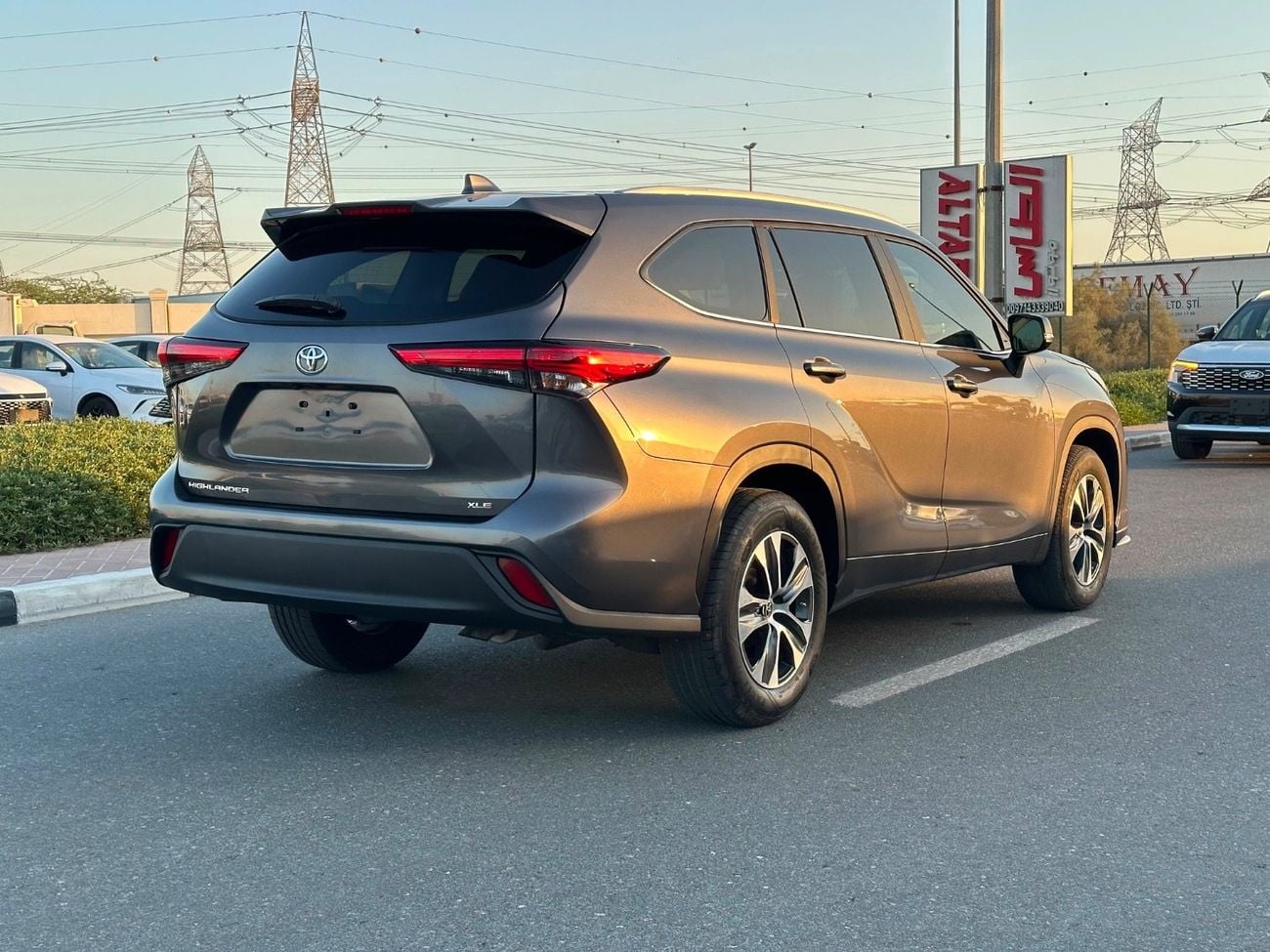 Toyota Highlander 2023 TOYOTA HIGHLANDER XLE FULL OPTIONS IMPORTED FROM USA