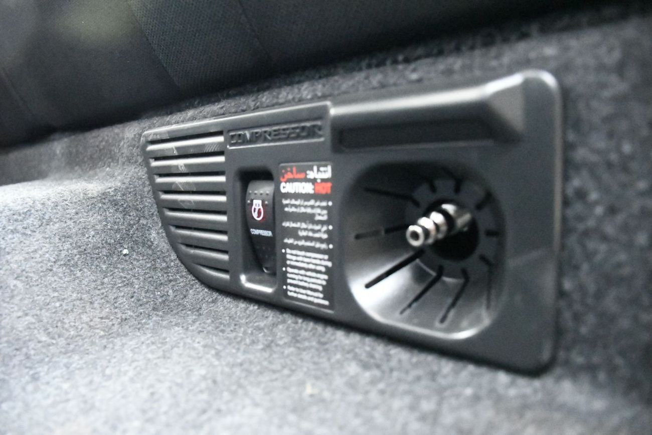 تويوتا هيلوكس Adventure 4.0L V6 With Composer (Ready Stock)