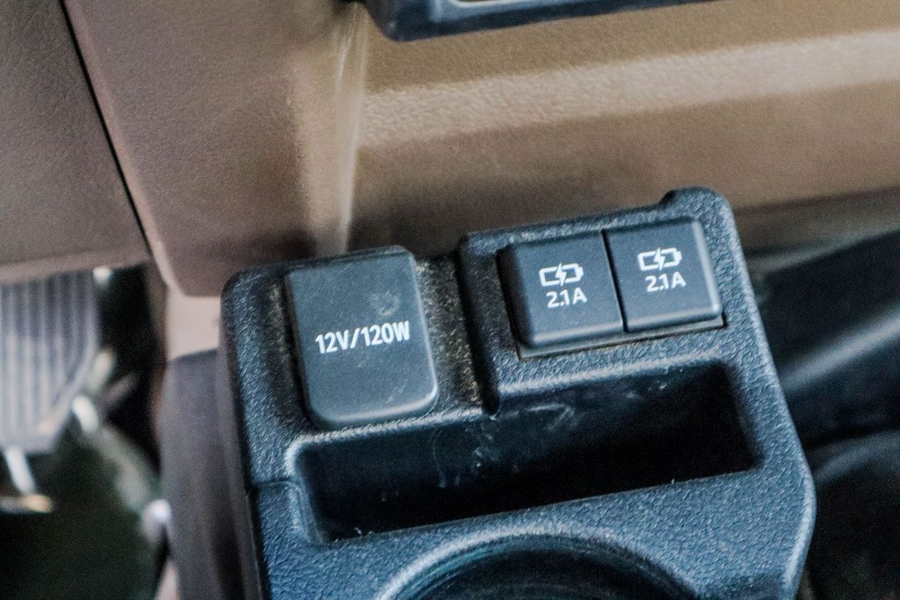 تويوتا لاند كروزر بيك آب Std 4.0L Single Cab Utility 4WD