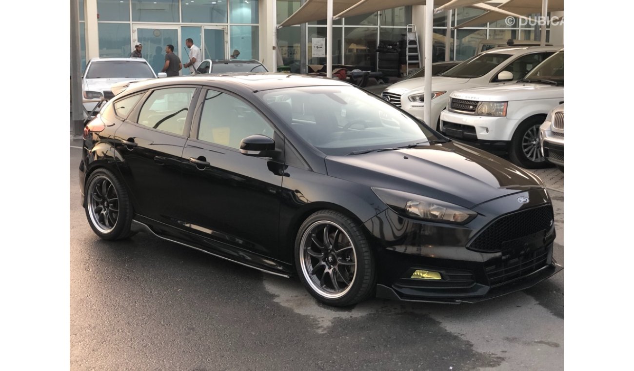 Ford Focus FORD FOCUS ST MODEL 2017 GCC car prefect condition full w