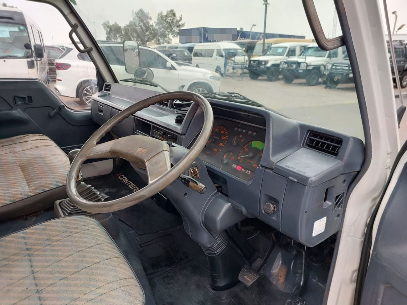 ميتسوبيشي فوسو كانتير MITSUBISHI CANTER TRUCK RHD 1990 MODEL 4.2 L DIESEL MANUAL(PM44620)