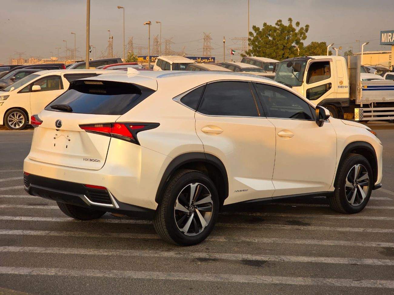 لكزس NX350h NX300 Hybrid