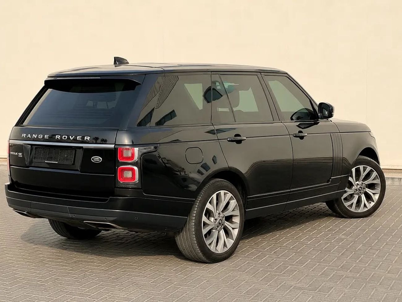 Land Rover Range Rover SE GCC Specs