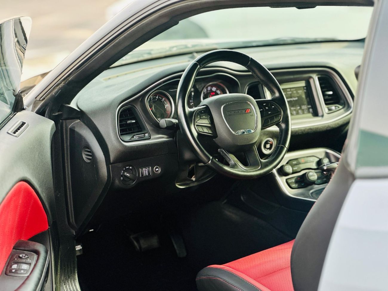 Dodge Challenger SXT 3.6L | Monthly 1040/- | 0% DP | Custom Leather Seats | Touch Screen | # 20882