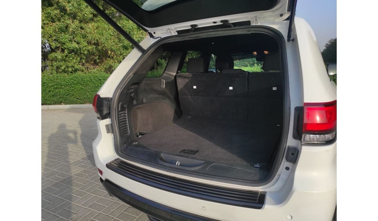 جيب جراند شيروكي exclusive 3.6L