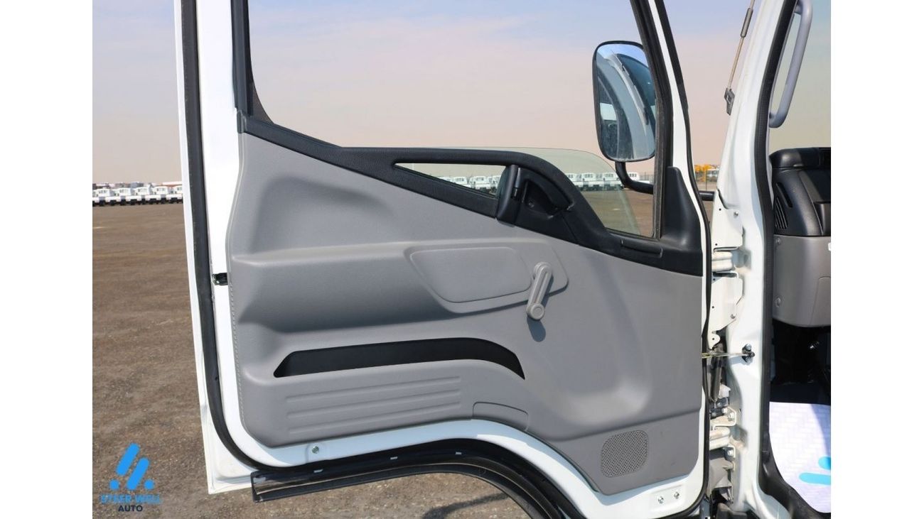 Mitsubishi Fuso Canter 2023 4D33-7A 4×2 Diesel 2.7L M/T 2.5 Ton Short